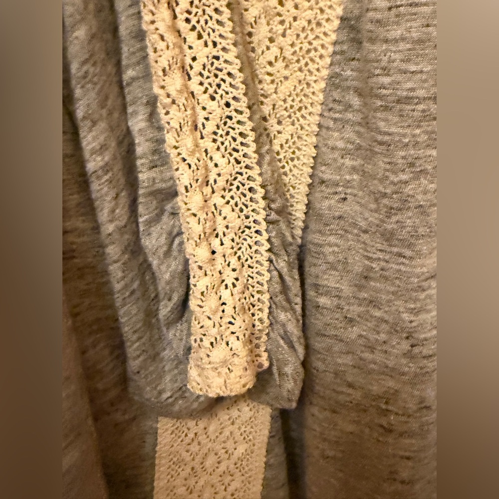 Sundance Gray and Cream Lace Detail Blouse Size M - Picture 3 of 10
